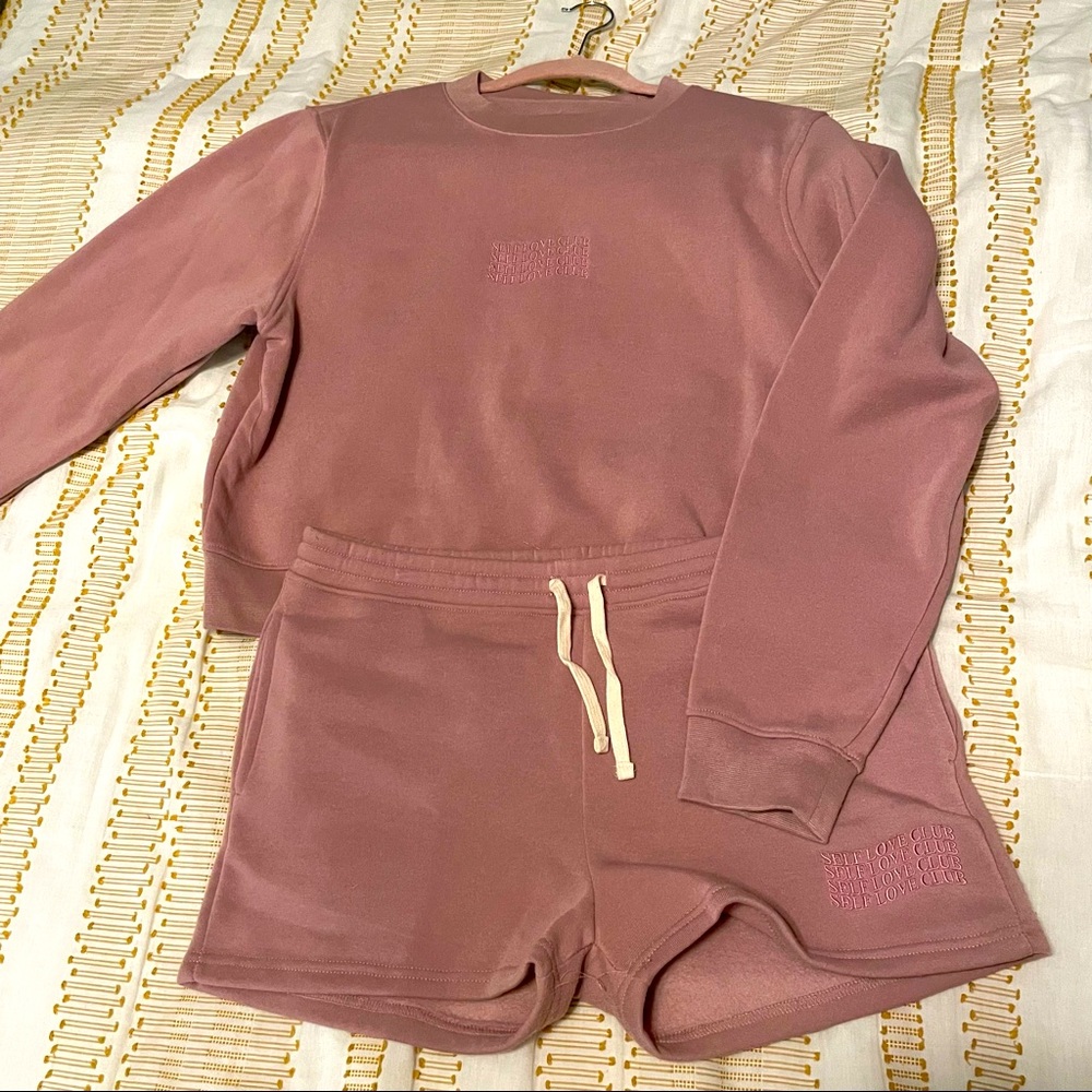 Mauve Sweatshirt & Sweatshorts Set Size Large EUC